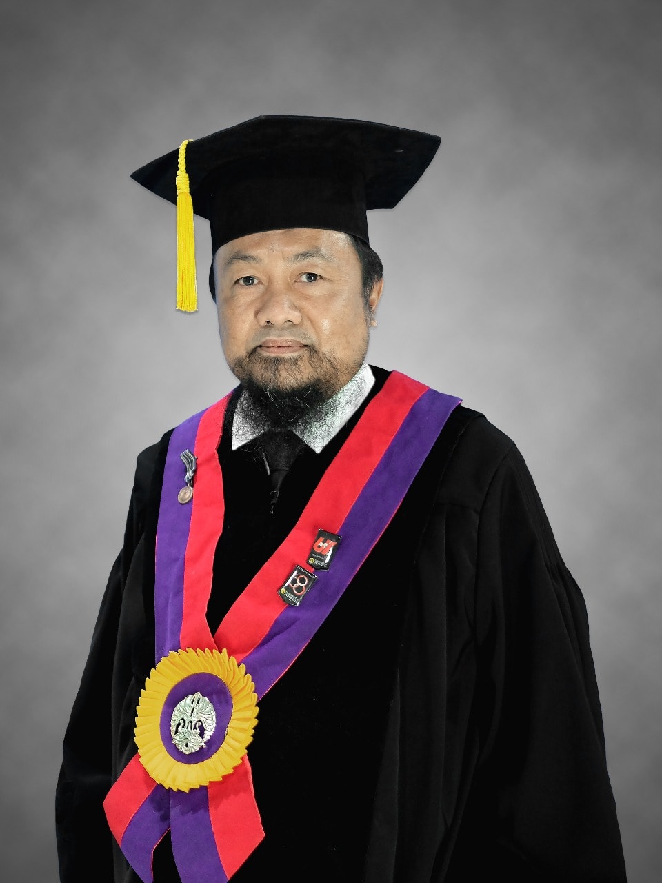 Prof. Dr. Irfan Ridwan Maksum, M.Si.