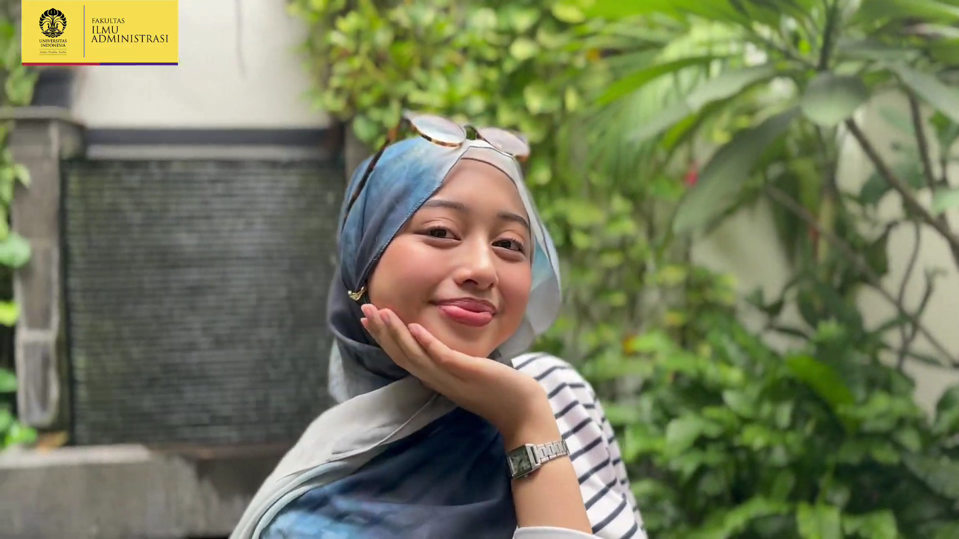 Veluxe Hijab “No Peniti, No Ribet, Dua gaya, Satu Hijab”